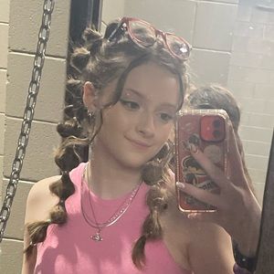 Meet your Posher, Bella